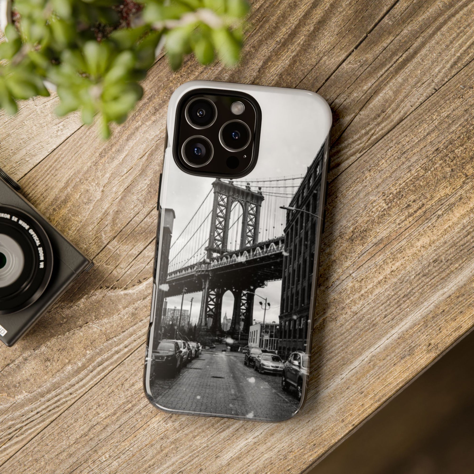Black and White Phone Case with Iconic Bridge Design, Tough Cases for Photography Lovers, Unique Gift for Travelers, Stylish Everyday [...]