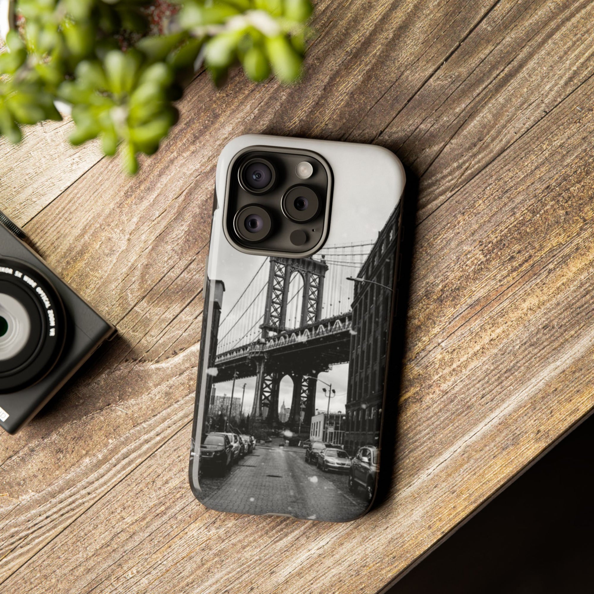 Black and White Phone Case with Iconic Bridge Design, Tough Cases for Photography Lovers, Unique Gift for Travelers, Stylish Everyday [...]