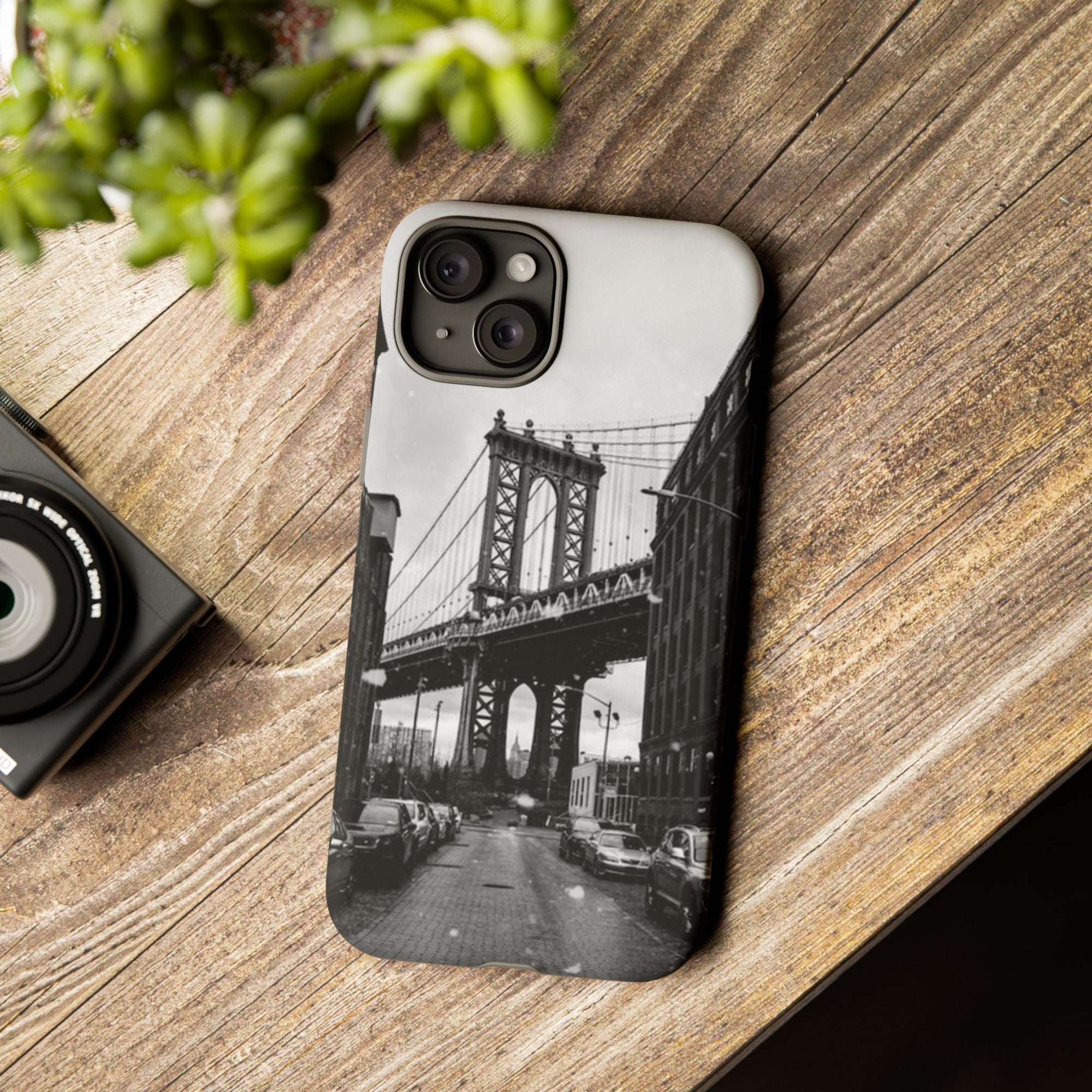 Black and White Phone Case with Iconic Bridge Design, Tough Cases for Photography Lovers, Unique Gift for Travelers, Stylish Everyday [...]