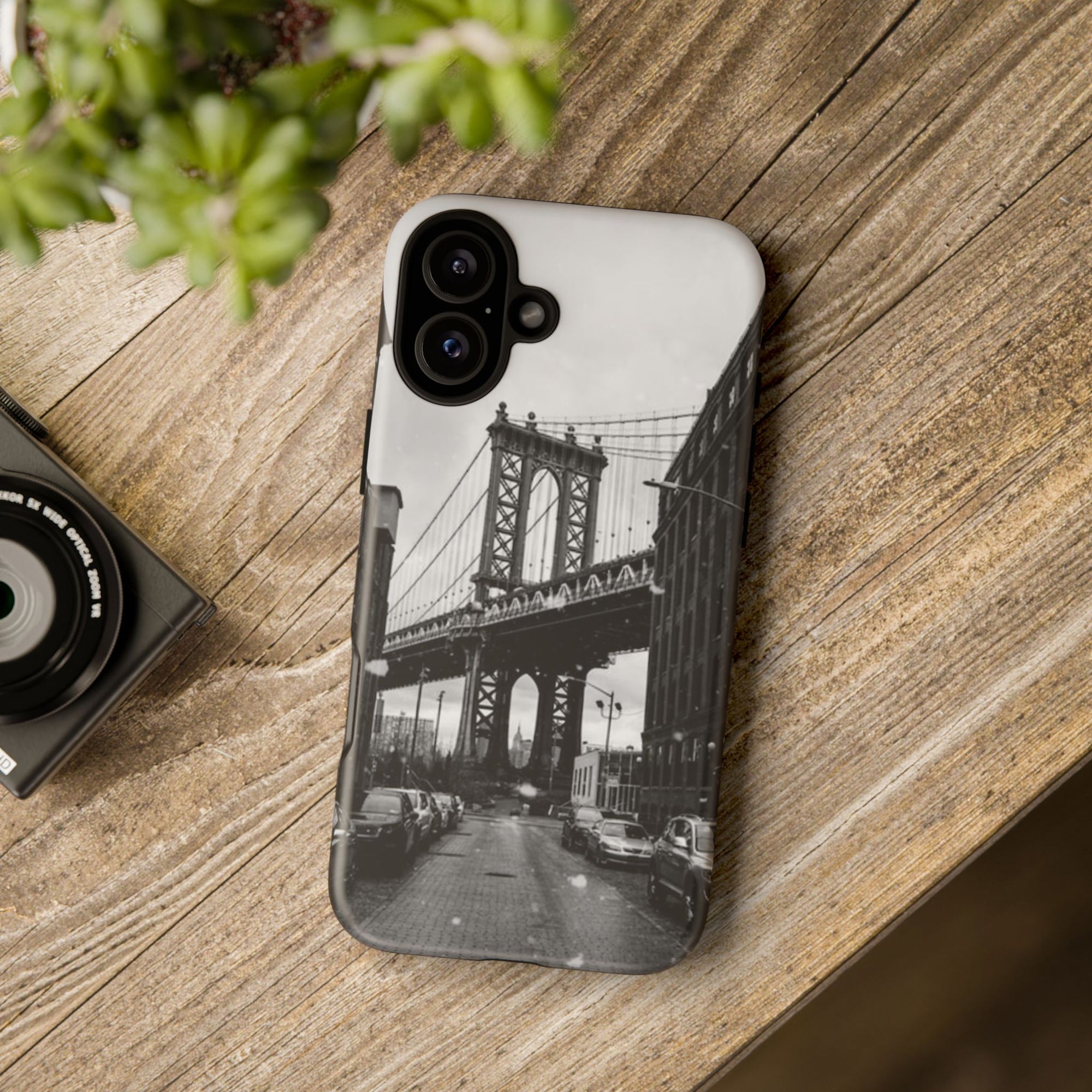 Black and White Phone Case with Iconic Bridge Design, Tough Cases for Photography Lovers, Unique Gift for Travelers, Stylish Everyday [...]