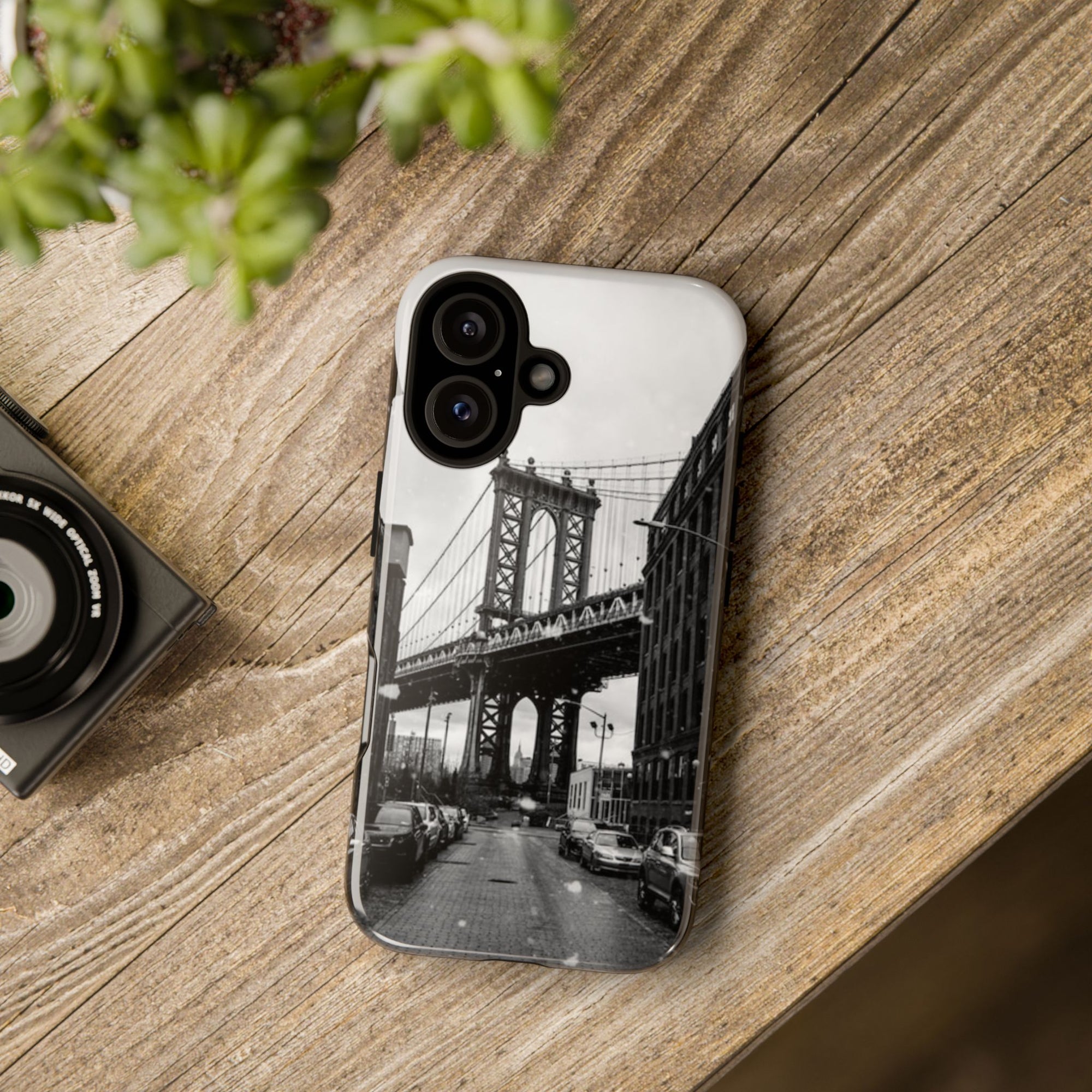 Black and White Phone Case with Iconic Bridge Design, Tough Cases for Photography Lovers, Unique Gift for Travelers, Stylish Everyday [...]