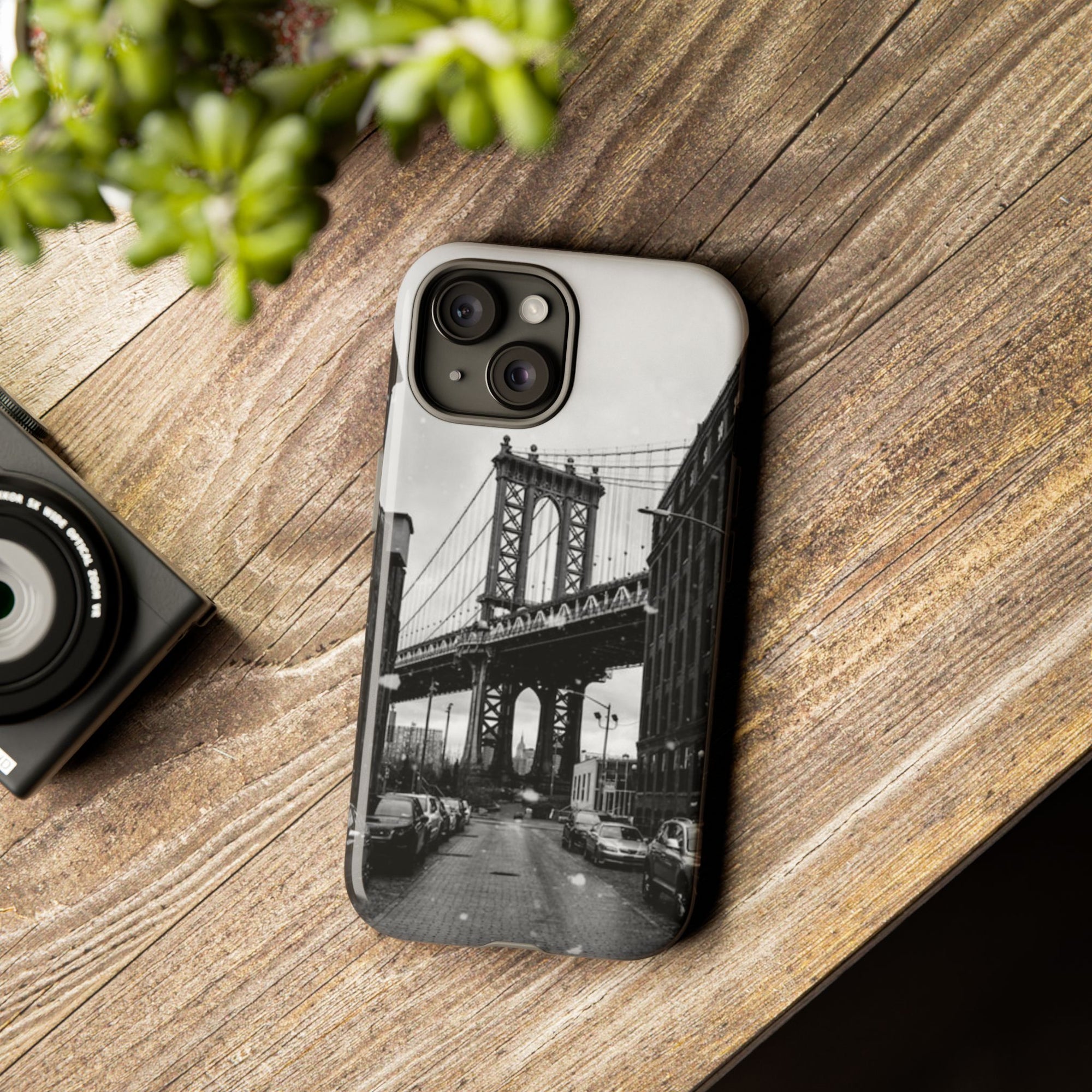 Black and White Phone Case with Iconic Bridge Design, Tough Cases for Photography Lovers, Unique Gift for Travelers, Stylish Everyday [...]