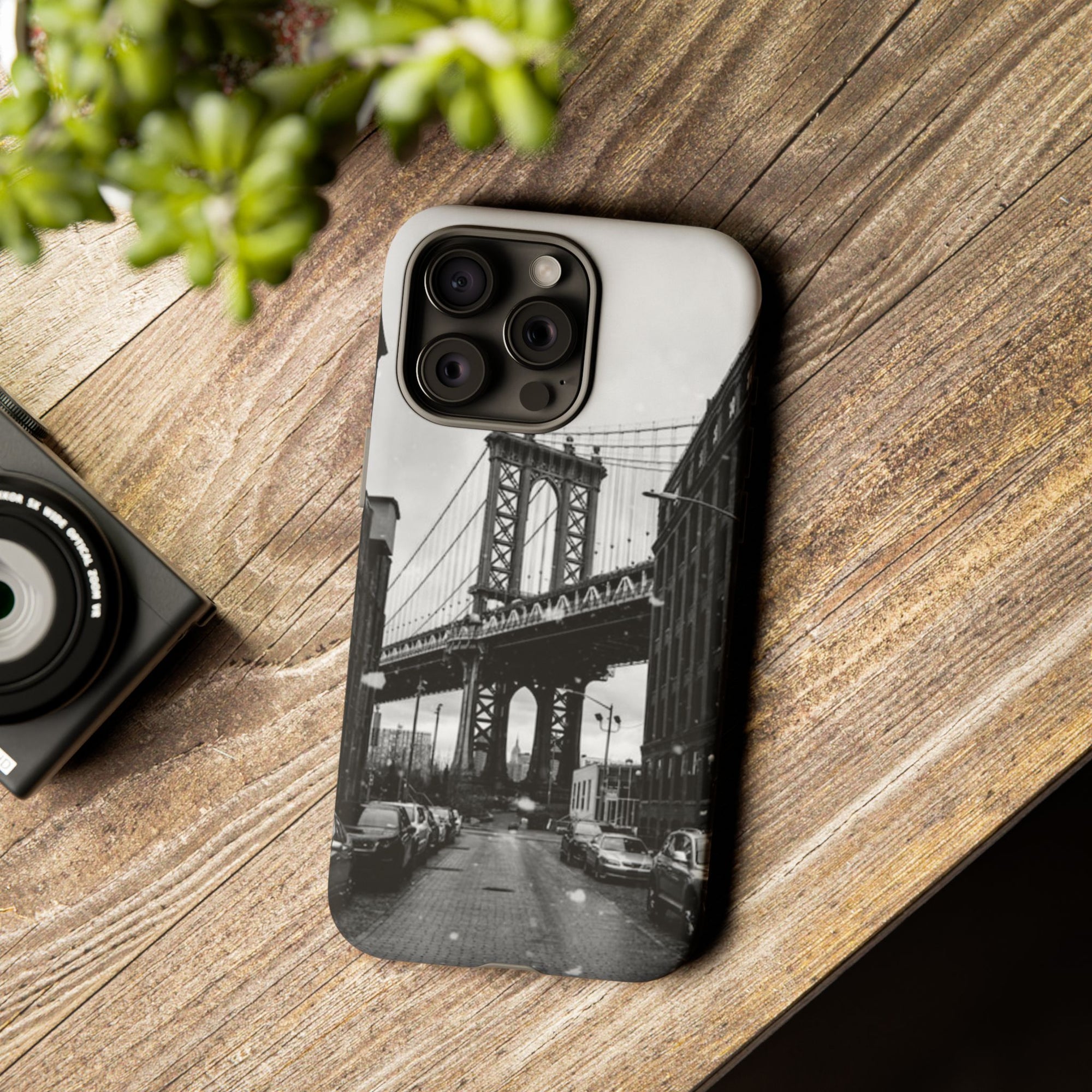 Black and White Phone Case with Iconic Bridge Design, Tough Cases for Photography Lovers, Unique Gift for Travelers, Stylish Everyday [...]